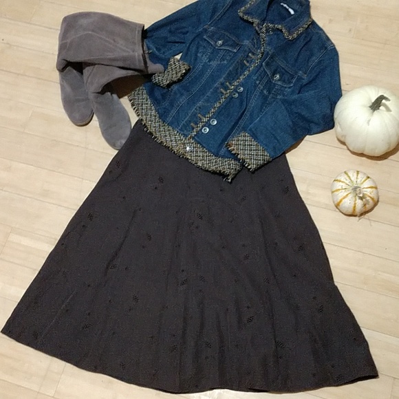 Beautiful Jones New York brown eyelet skirt, 8 - Picture 1 of 7